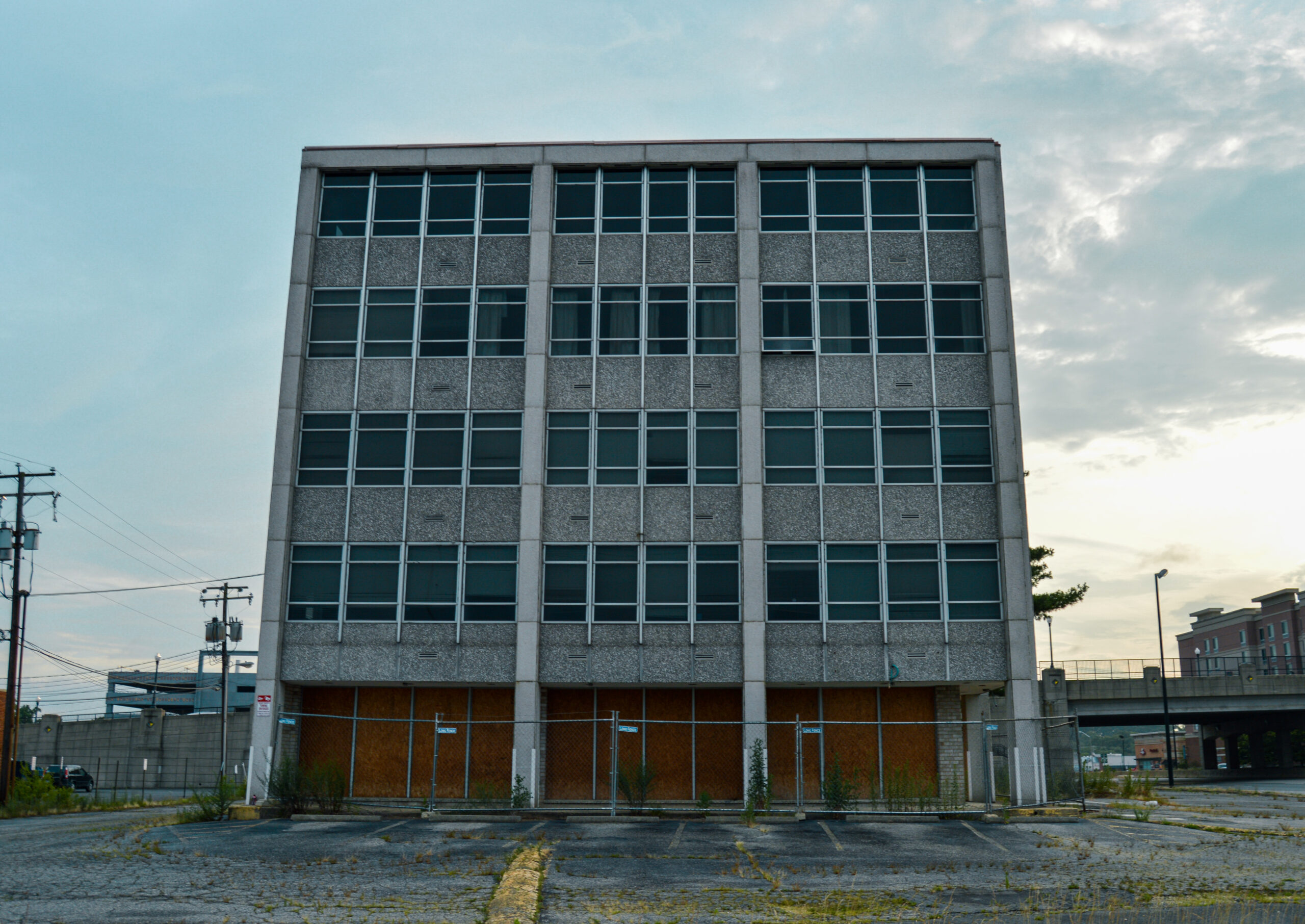 Abandoned 6901 Executive Building - Springfield, Virginia