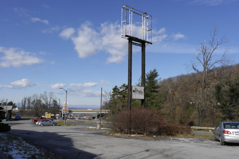 Abandoned Howard Johnson's Restaurant - Afton Mountain