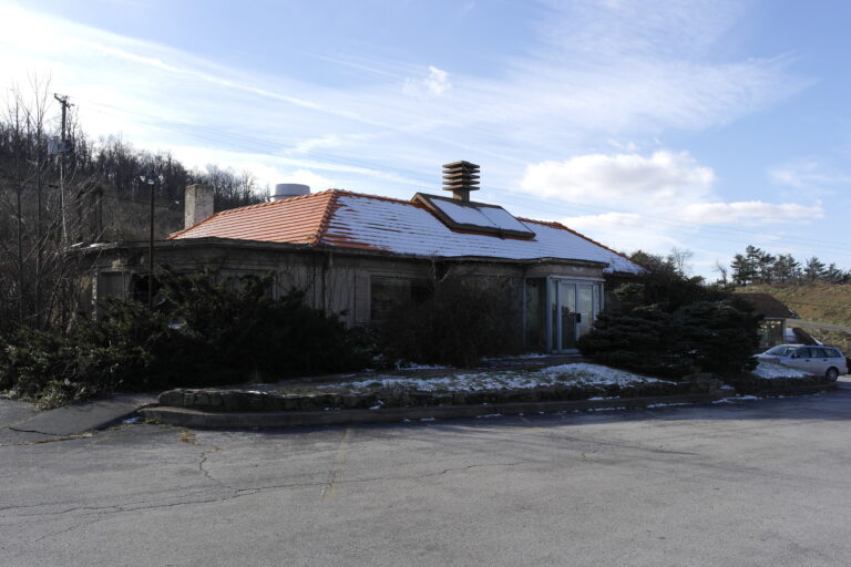 Abandoned Howard Johnson's Restaurant - Afton Mountain