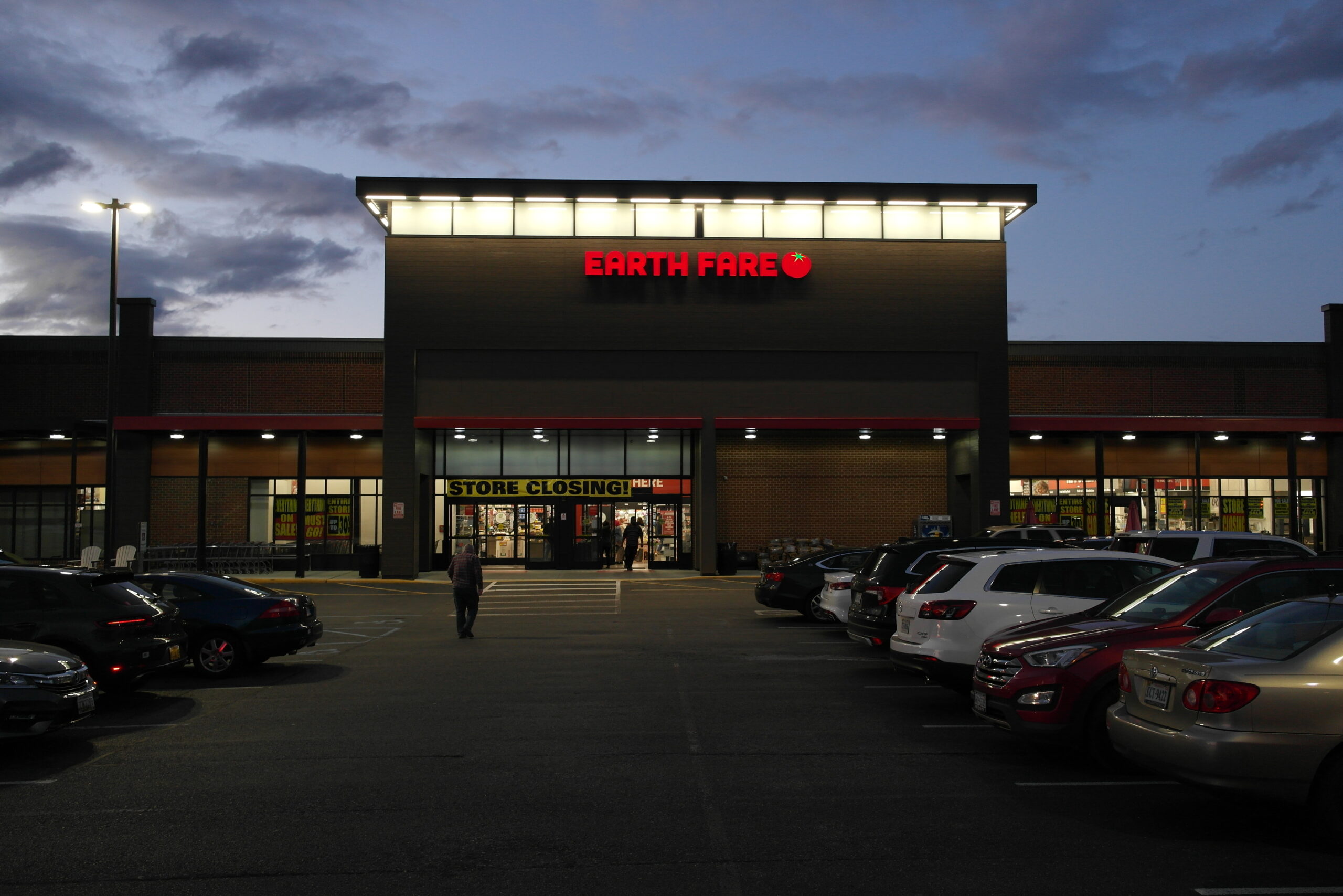 Earth Fare Williamsburg closing