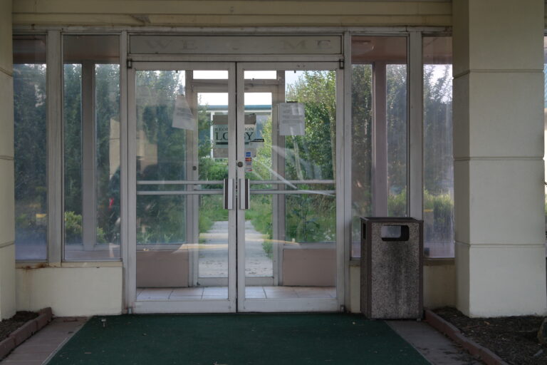 Entrance close