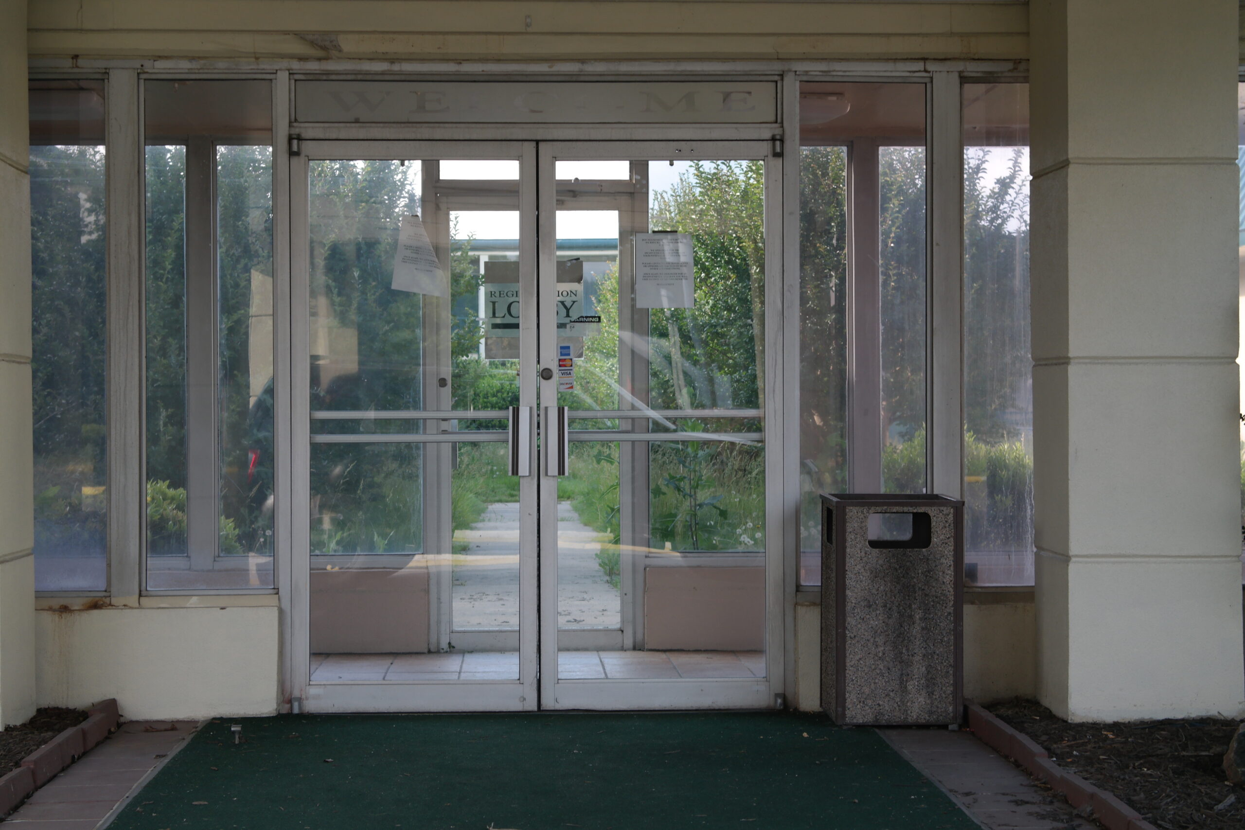 Entrance close