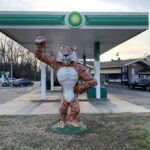 Esso/Exxon Tiger Statue at BP Station in Toano, Virginia