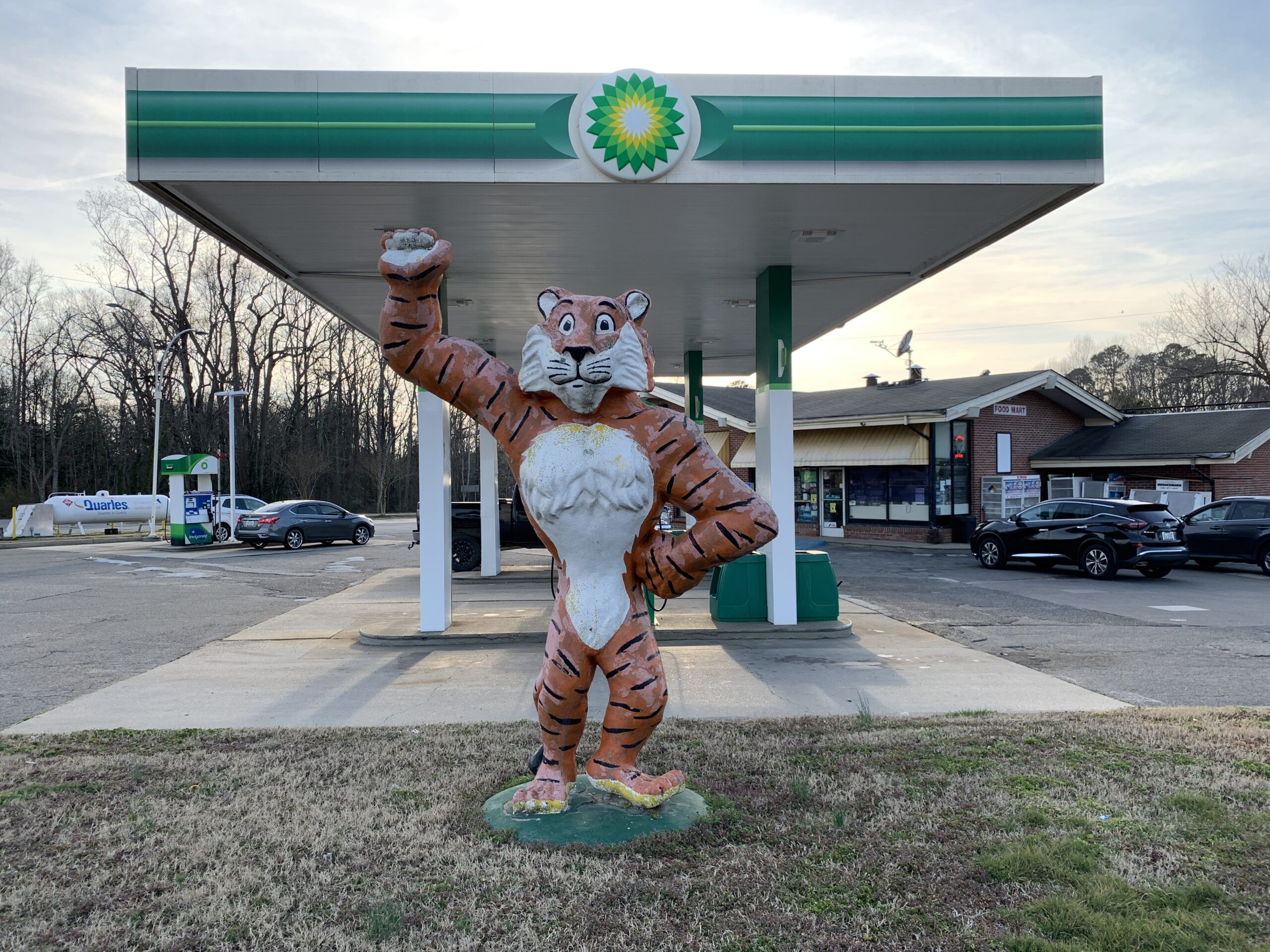 Esso/Exxon Tiger Statue at BP Station in Toano, Virginia
