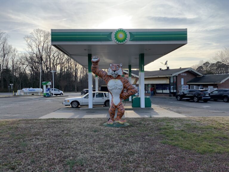 Esso/Exxon Tiger Statue at BP Station in Toano, Virginia