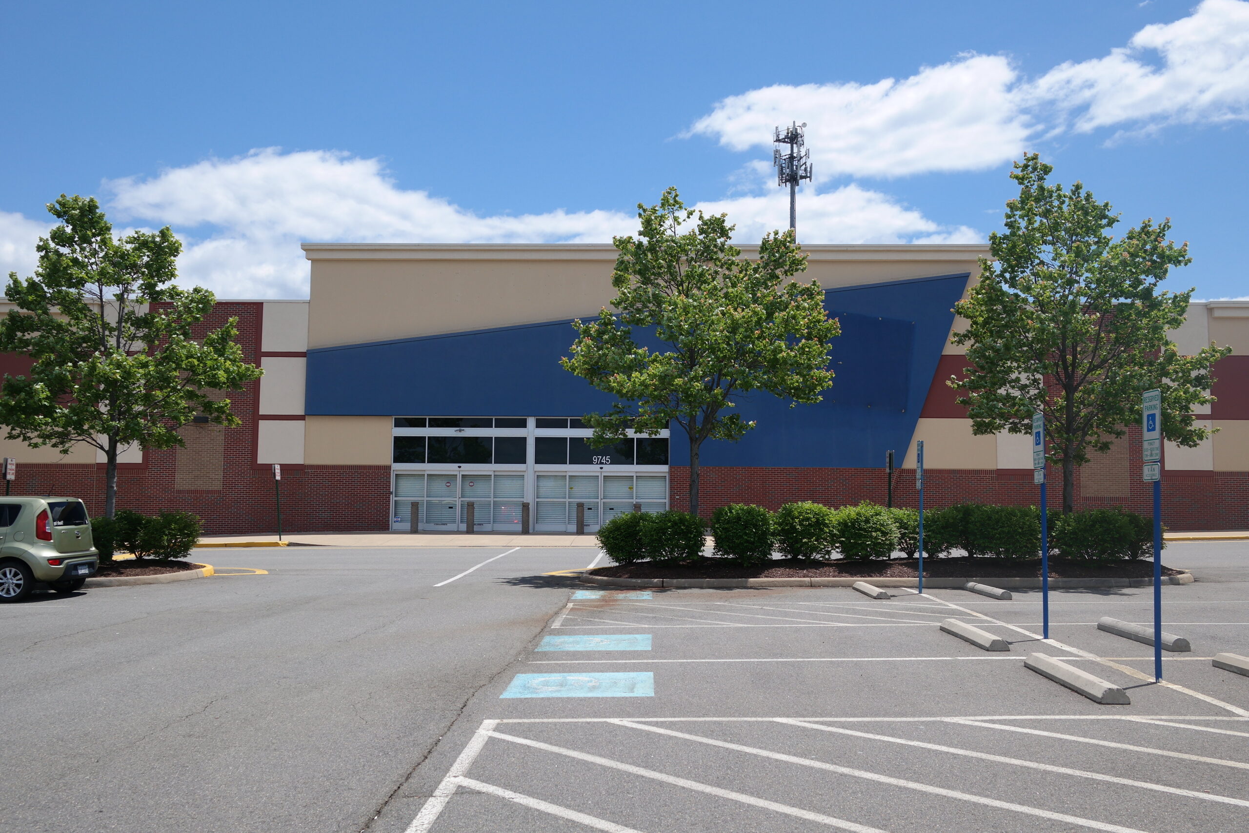 Former Best Buy - Fredericksburg, VA