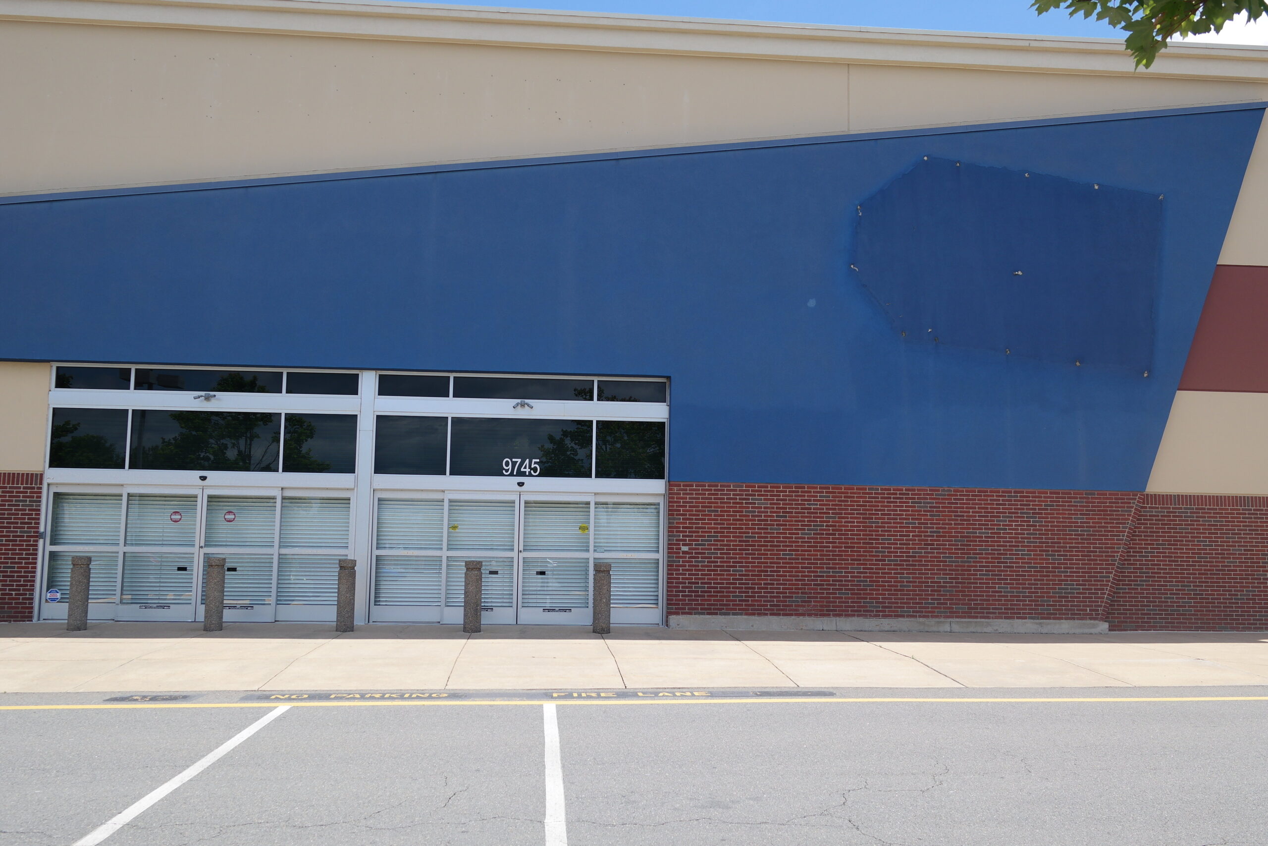 Former Best Buy - Fredericksburg, VA
