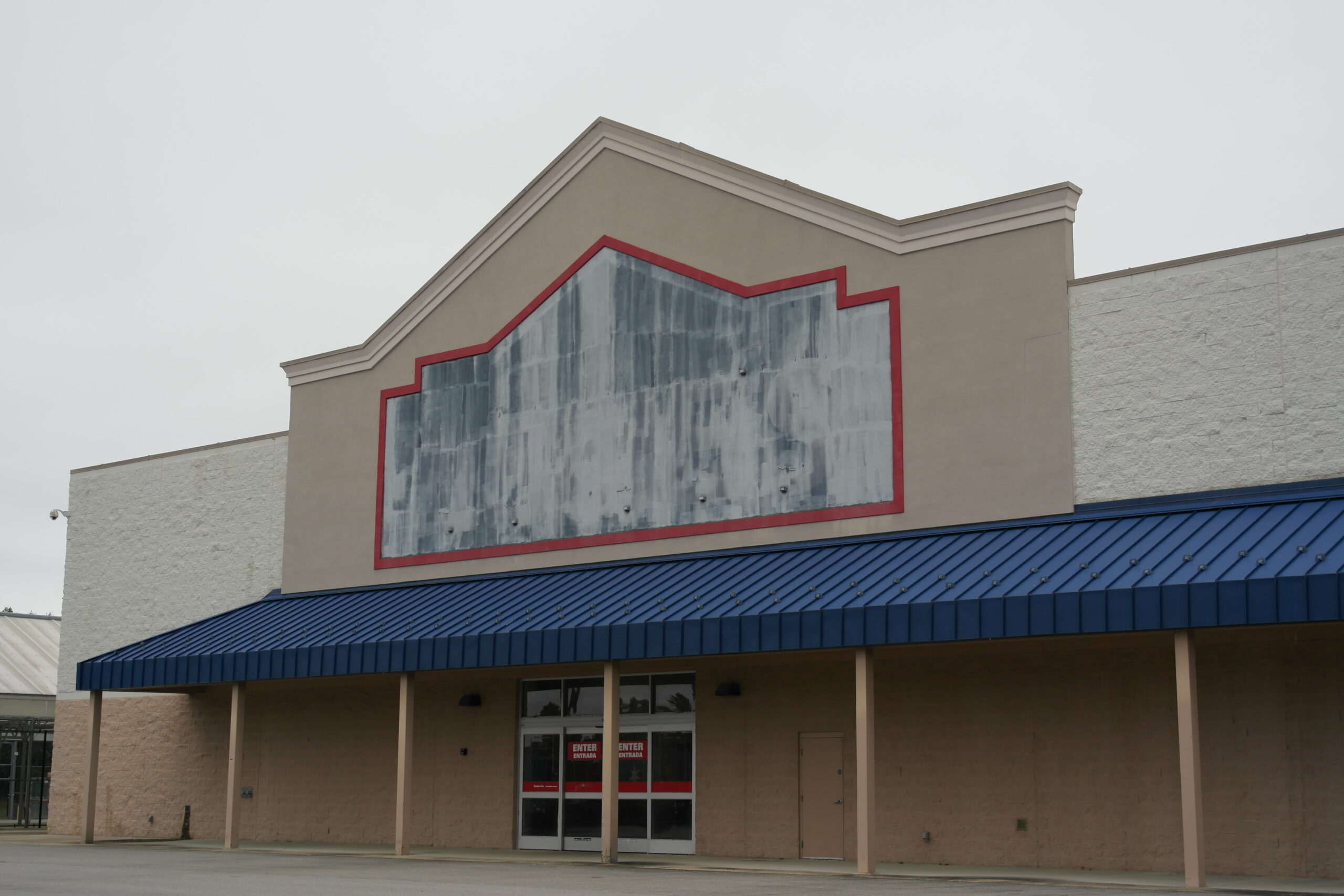 Former Lowe's - Emporia, Virginia