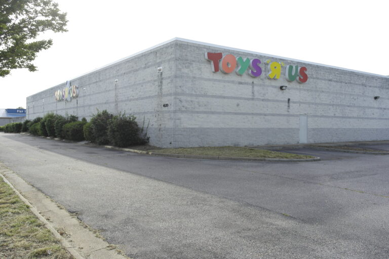 Former Toys 'R' Us - Chesapeake, VA