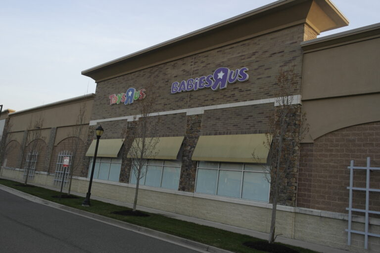 Former Toys 'R' Us - Henrico, VA