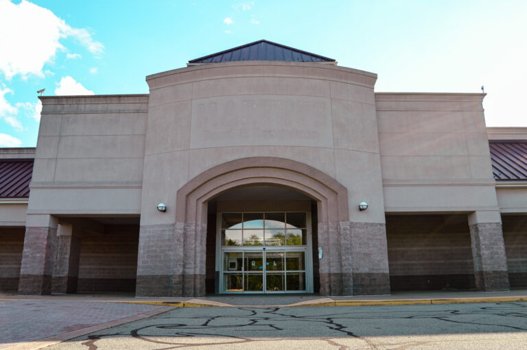 Former Ukrop's/MARTIN'S - Richmond, Virginia