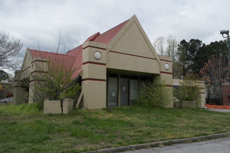 Howard Johnson's Williamsburg Demolition