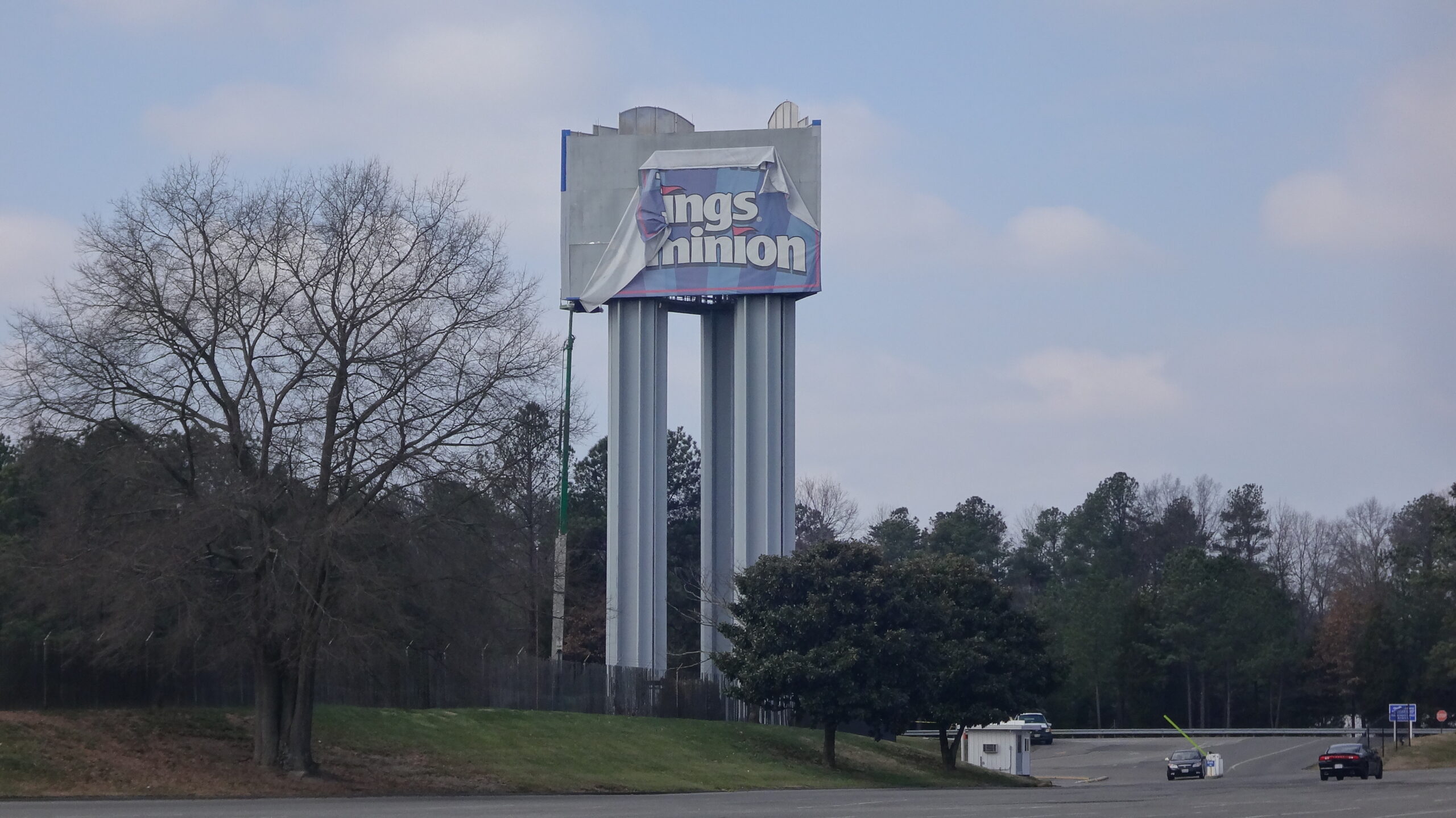 Kings Dominion Sign Being Taken Off