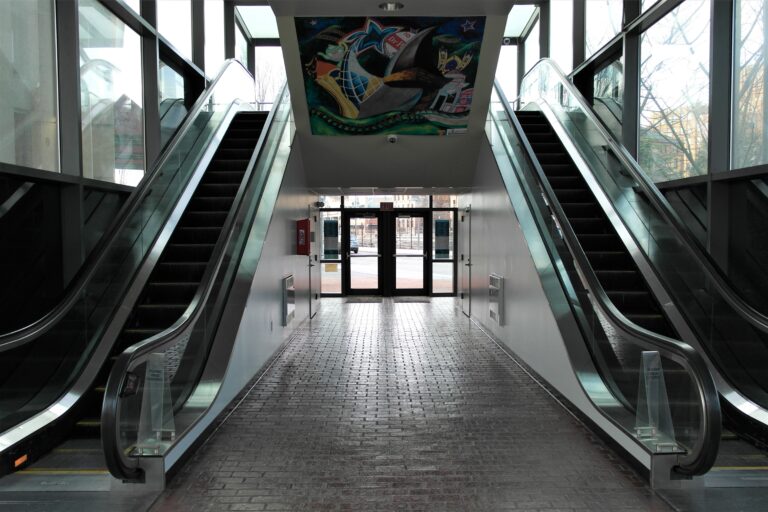 Market Square Walkway Escalator Well