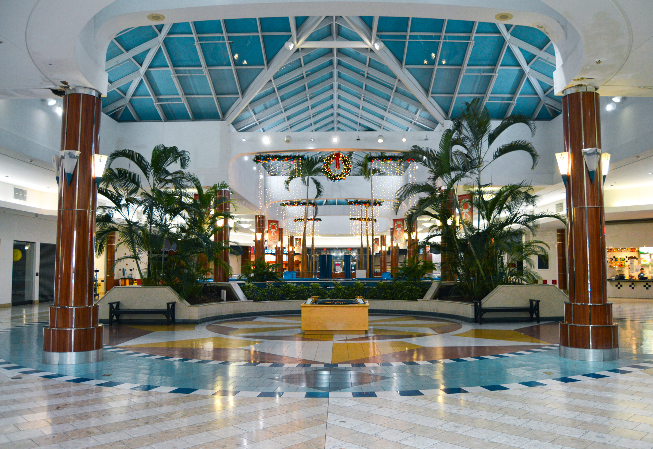 Military Circle Mall - Norfolk, Virginia