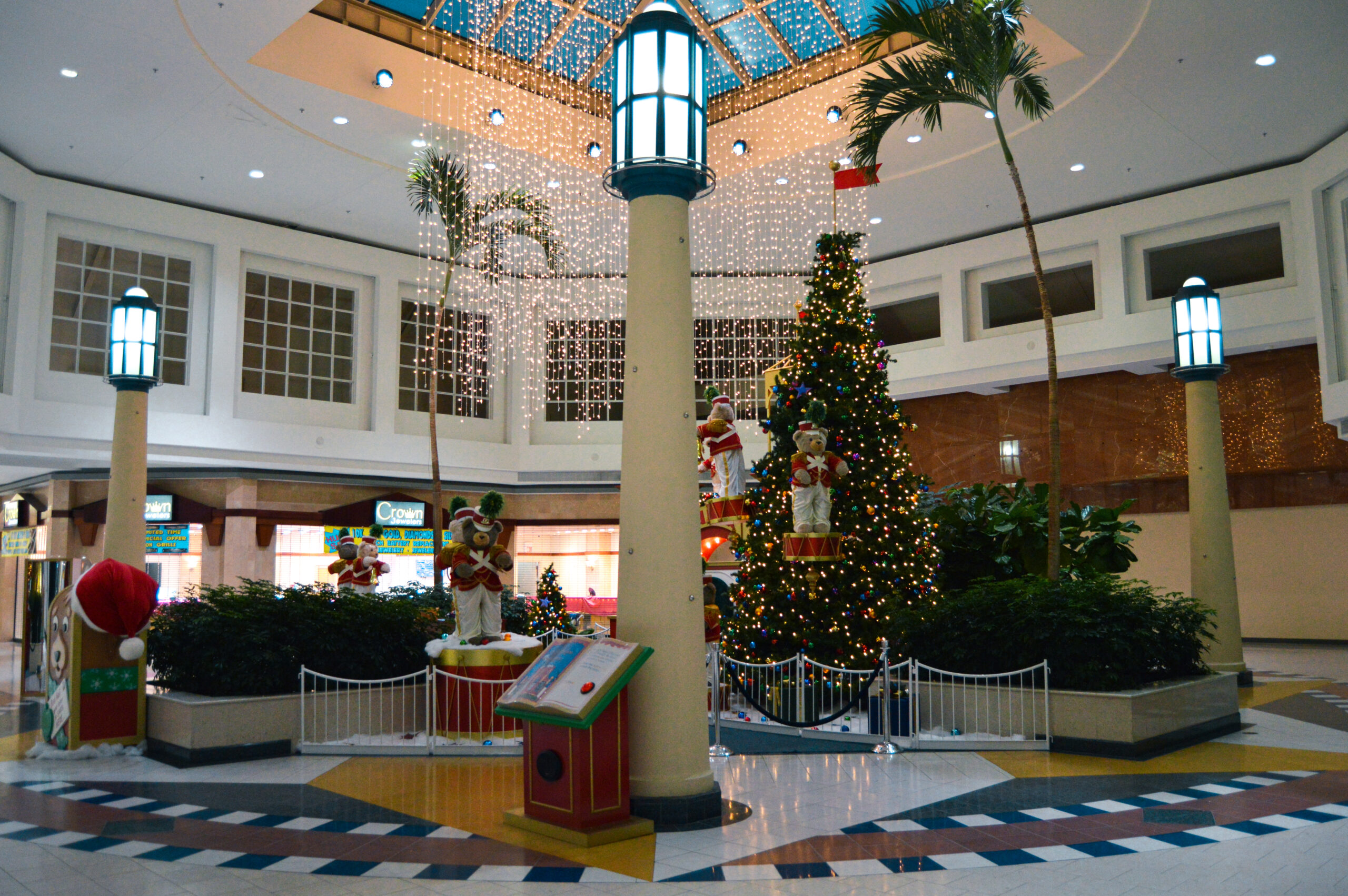Military Circle Mall - Norfolk, Virginia