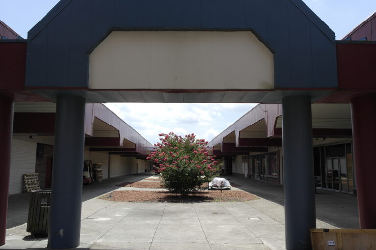 Roanoke-Salem Plaza - Roanoke, VA