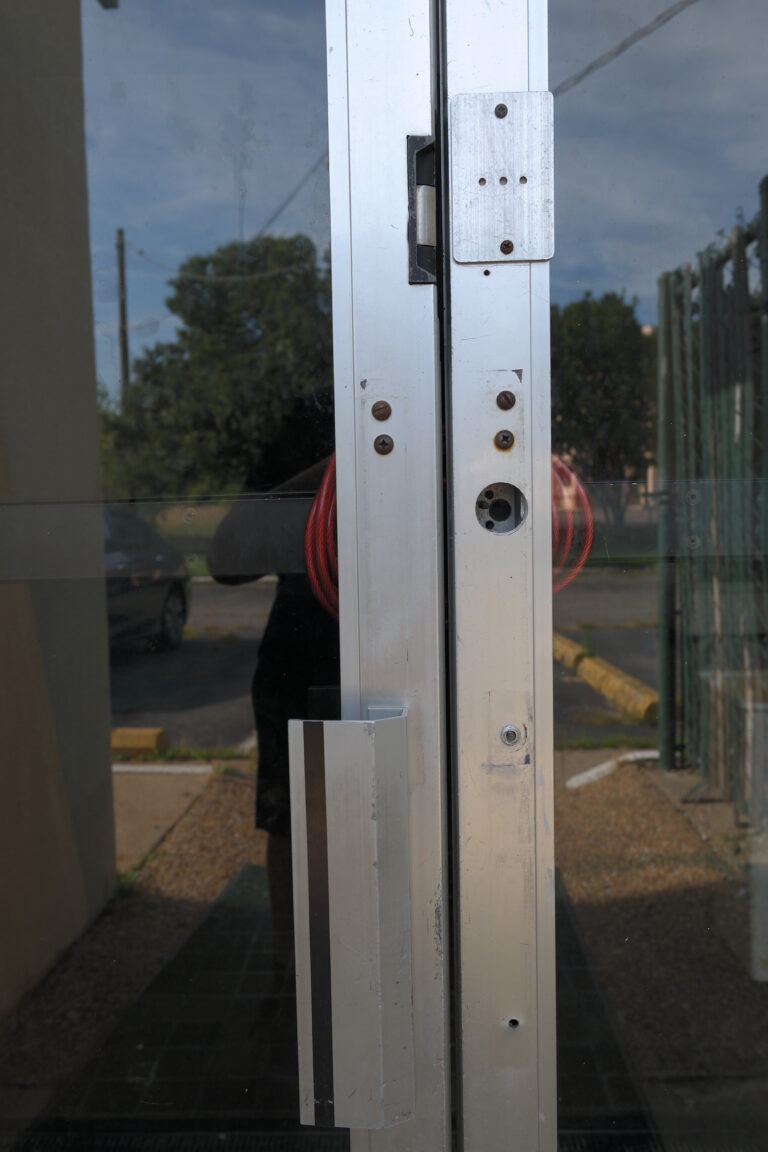 Sloppy doorknobs